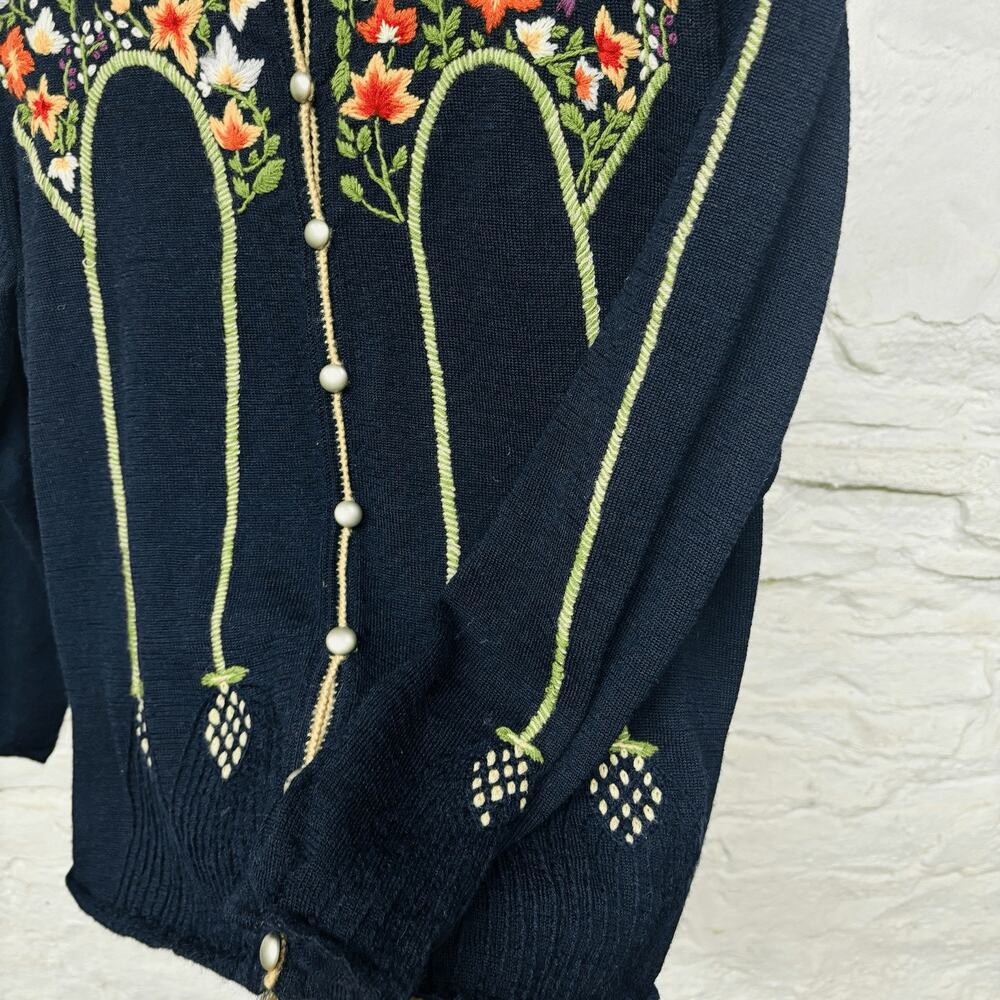 Lightweight Wool Cardigan Sweater Vtg Embroidered Flowers Grandma Boho Hippie - Picture 6 of 10